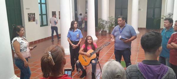 Rusia-exposición-ponente Téllez-cantante