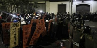 Represión policial en Perú