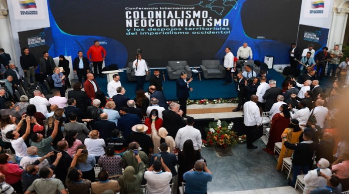 Maduro conferencia Colonialismo