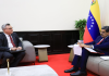 Maduro firma Tratado