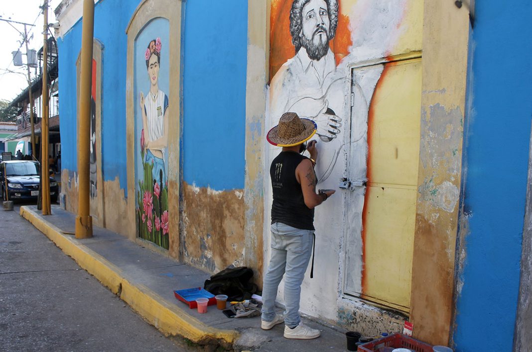 6 (35) Ciudad Mural