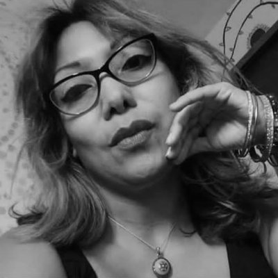 Azul Urdaneta-poeta-Quédate-antología personal
