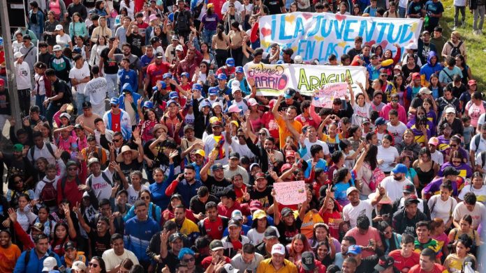 Juventud revolucionaria dispuesta a defender la Patria