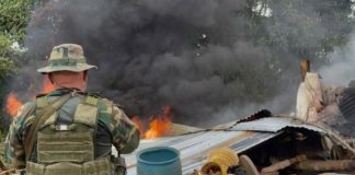campamento de minería ilegal