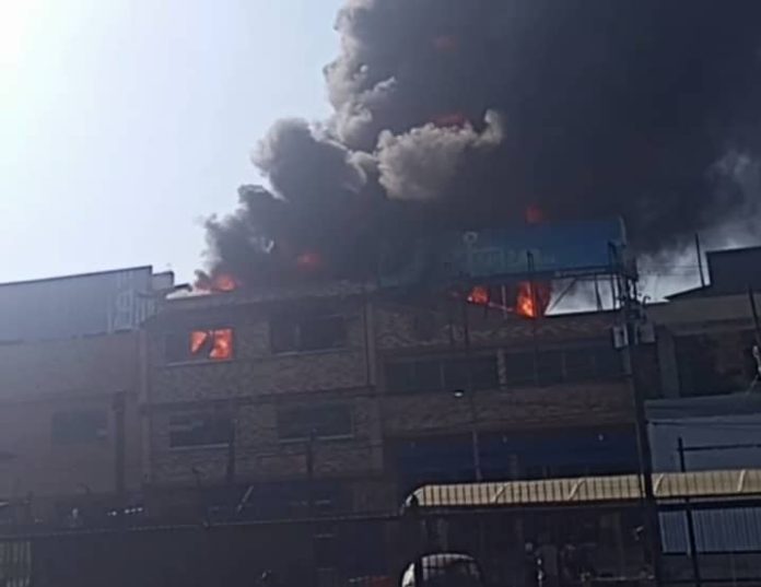 Tapicería se incendió Tapicería se incendió