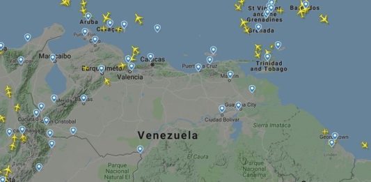 aviones que sobrevuelen