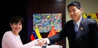 Venezuela avanza en cooperación educativa y tecnológica con China