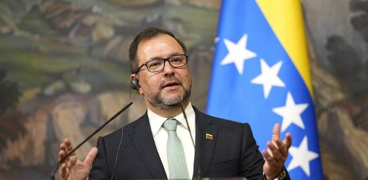 Yván Gil - Yván Gil, denunció que el Gobierno de Guyana intenta distraer a la opinión pública mediante relatos ficticios y montajes
