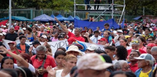 Pueblo venezolano se moviliza para juramentar Comandos de Comunidades Bolivarianos Integrales