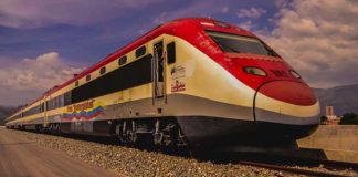 IFE y FANB realizan mantenimiento en la línea ferroviaria de Puerto Cabello