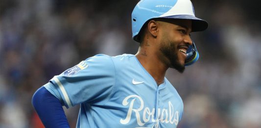 Maikel García firmó contrato