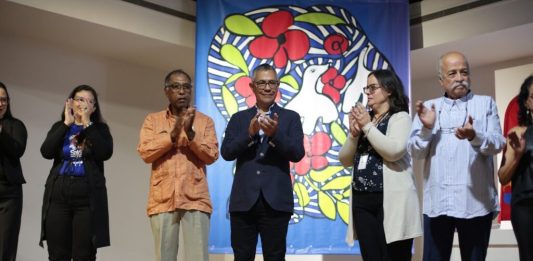 Ministerio de Cultura premia a los artistas del Salón Nacional de Arte Elsa Morales 2025