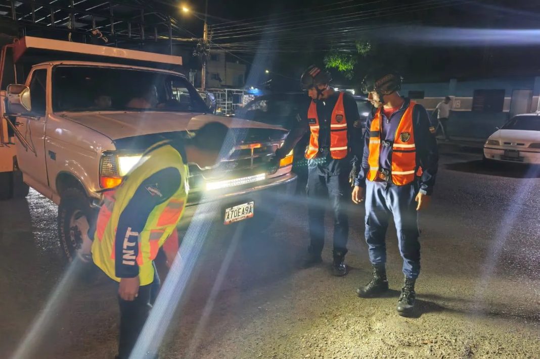 INTT operativo retiro de barras LED en vehículos