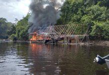 Bolívar: Fuerza Armada Nacional Bolivariana incauta cinco balsas usadas en la minería ilegal Fuerza Armada incautó cinco balsas dedicadas a la minería ilegal en Bolívar