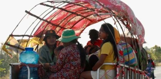 Tailandia y Camboya intensifican ataques