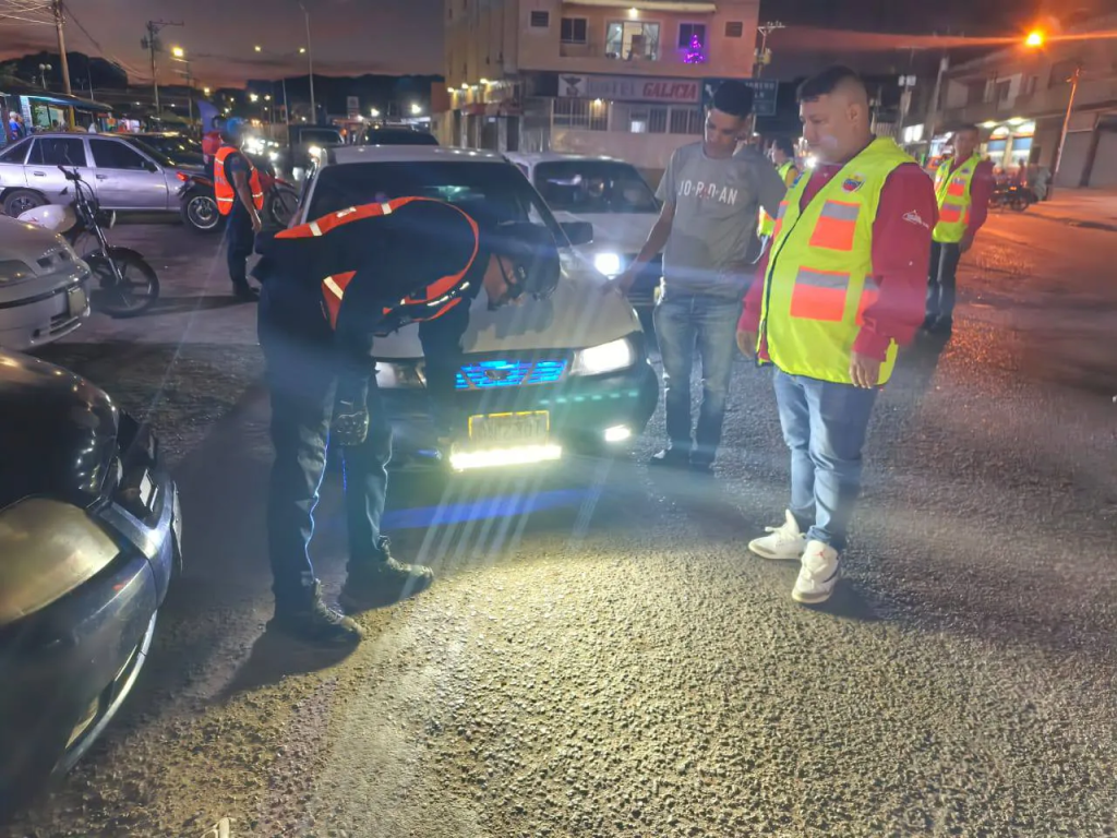 INTT operativo retiro de barras LED en vehículos