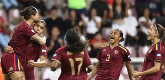 Venezuela golea a Perú