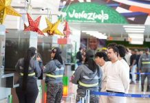 Plan Vuelta a La Patria: Vuelo 98 proveniente de Arizona arriba a Venezuela Plan Vuelta a La Patria: Vuelo 98 proveniente de Arizona arriba a Venezuela