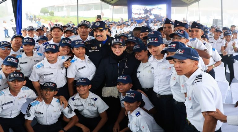 Maduro inaugura sede Academia del Servicio de Policía Maduro inaugura sede Academia del Servicio de Policía