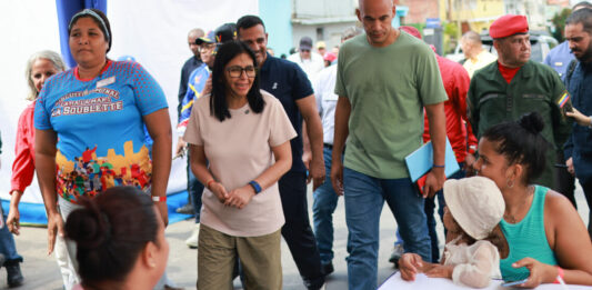 Recuperan viviendas en La Guaira afectadas por ataque de EEUU
