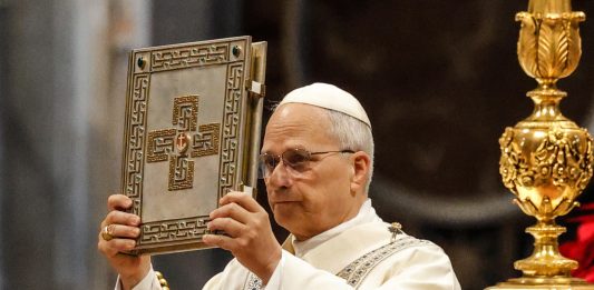 Papa León XIV envía mensaje por la paz en su primera misa del año