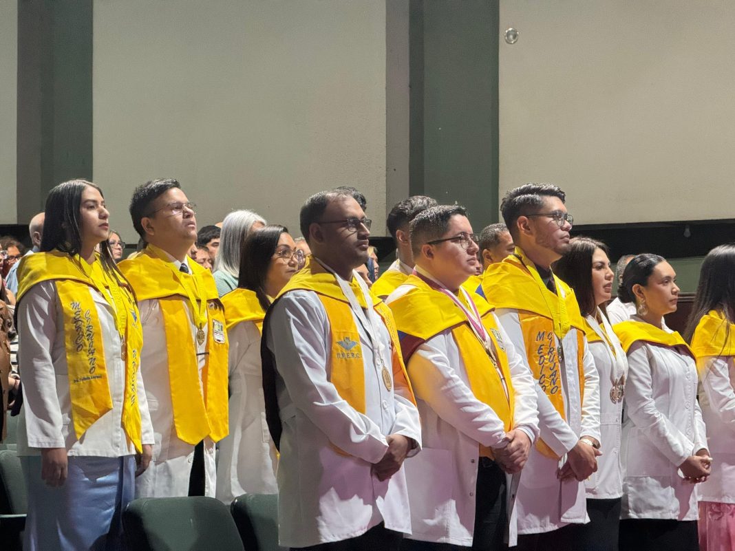 médicos especialistas