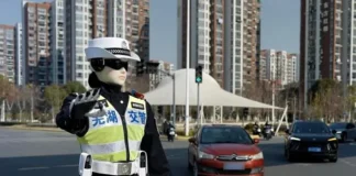 IA en las calles: “RoboCops” chinos asumen tareas de control del tránsito RoboCops chinos