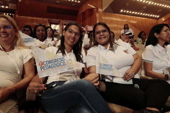 Presidenta (E) Delcy Rodríguez resalta vocación de los maestros venezolanos Presidenta (E) Delcy Rodríguez resalta vocación de los maestros venezolanos