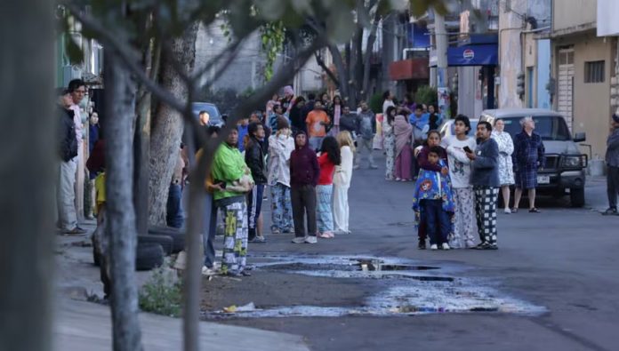 Fuerte sismo de magnitud 6,5 sacude el suroeste de México