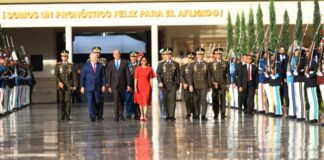 Presidenta (E) Delcy Rodríguez es reconocida como Comandante en Jefe
