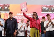 Delcy Rodríguez recibió de los trabajadores petroleros la Reforma de la Ley Orgánica de Hidrocarburos delcy-ley-hidrocarburos