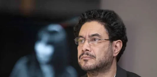Iván Cepeda lidera intención de voto
