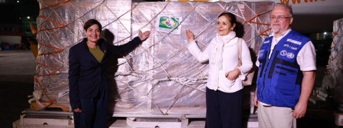 Un nuevo cargamento de 23 toneladas de insumos médicos