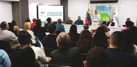 Ministro Pérez Pirela articula estrategias para defender la verdad de Venezuela