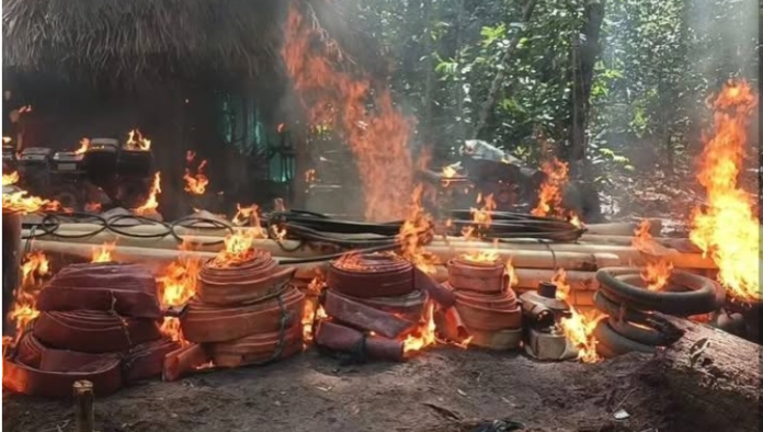 Campamento de minería ilegal