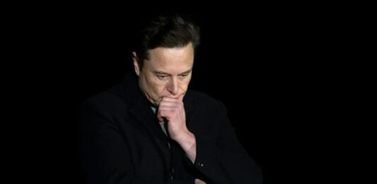 Fiscalía de Francia cita al multimillonario Elon Musk