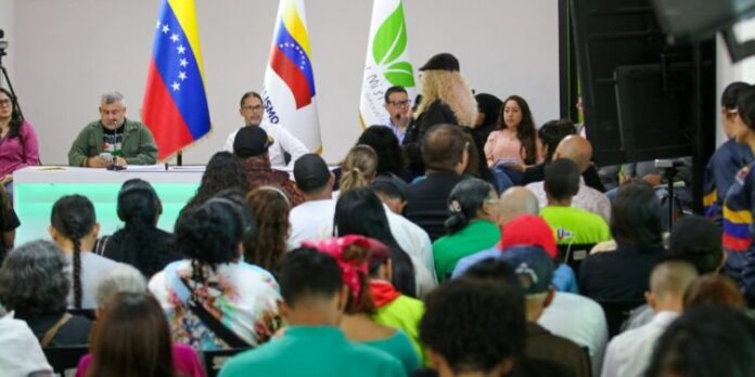 Movimientos y consejos de ecosocialismo Movimientos y consejos de ecosocialismo