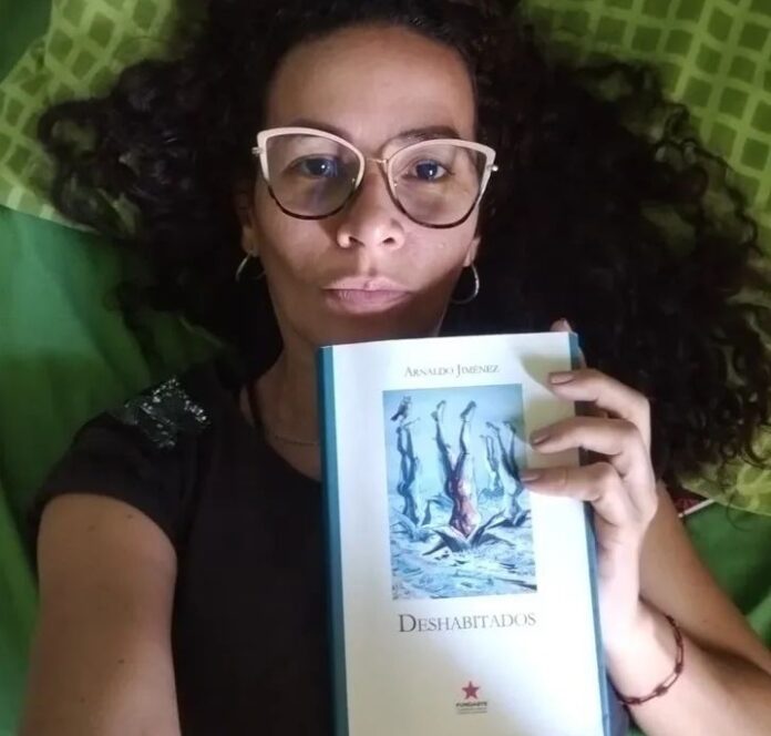 Novela Deshabitados-Marhisela Ron León-Desde la orilla-portada