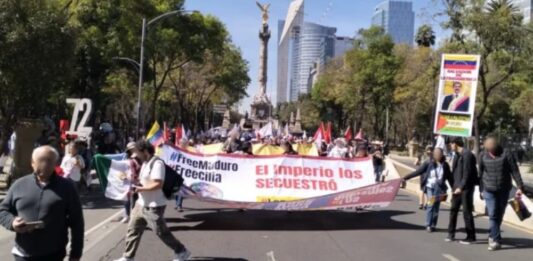 México: Organizaciones sociales marchan por Nicolás Maduro