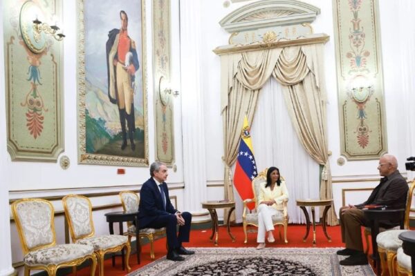 Zapatero - Delcy Rodríguez2