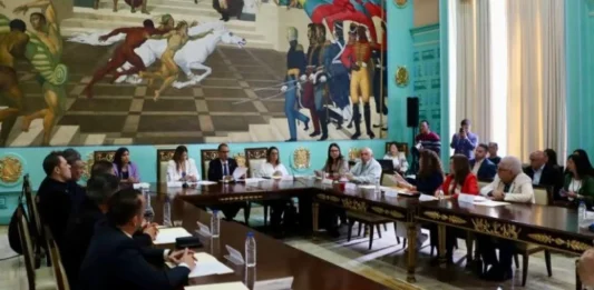 Instalan Comisión Especial