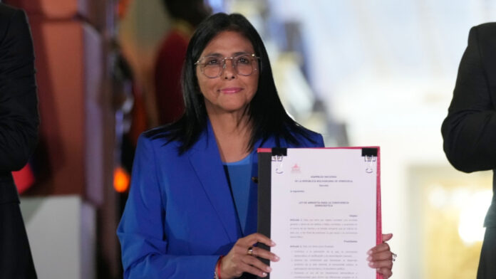 rodriguez-promulga-ley-de-amnistia-cortesia-56457 rodriguez-promulga-ley-de-amnistia-cortesia-56457