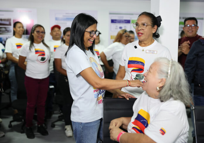 Presidenta (E) Delcy Rodríguez resalta participación ciudadana en simulacro electoral de la primera Consulta Popular Nacional Presidenta (E) Delcy Rodríguez resalta participación ciudadana en simulacro electoral de la primera Consulta Popular Nacional