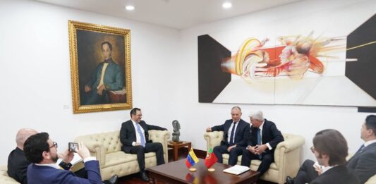 Canciller Yván Gil y secretario Emídio Sousa