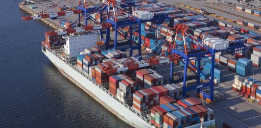 Zhejiang registra récord de comercio exterior en 2026