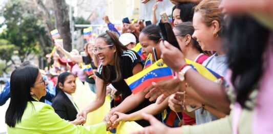 70 millones de dólares - Delcy Rodríguez -financiamiento-mujeres