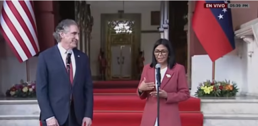 Presidenta (E) reunión Doug Burgum