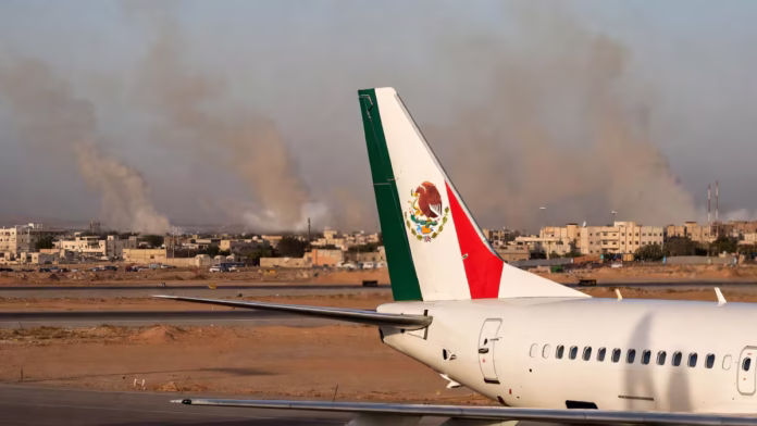 887 ciudadanos de México