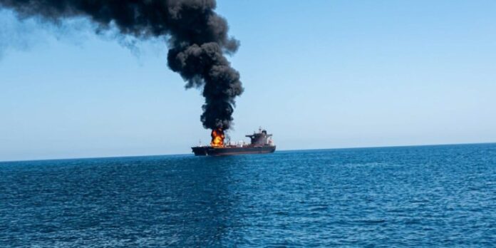 buque-petrolero-se-incendia buque-petrolero-se-incendia