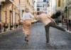 Caminar y liberar gases